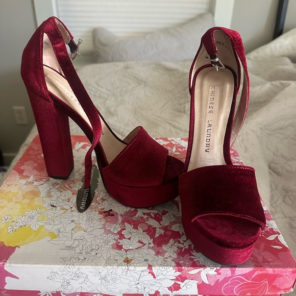 Sherri Hill pageant gown including Chinese Laundry as 6 shoes - Picture 8 of 9